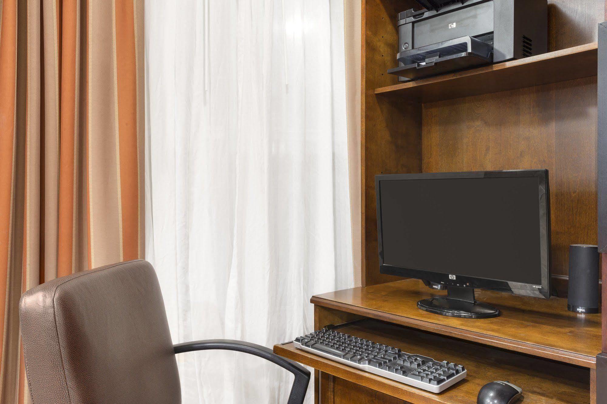 Country Inn & Suites By Radisson, Elk Grove Village-Itasca Екстериор снимка